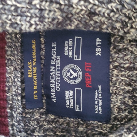 Men's Sweater - Picture 4 of 7